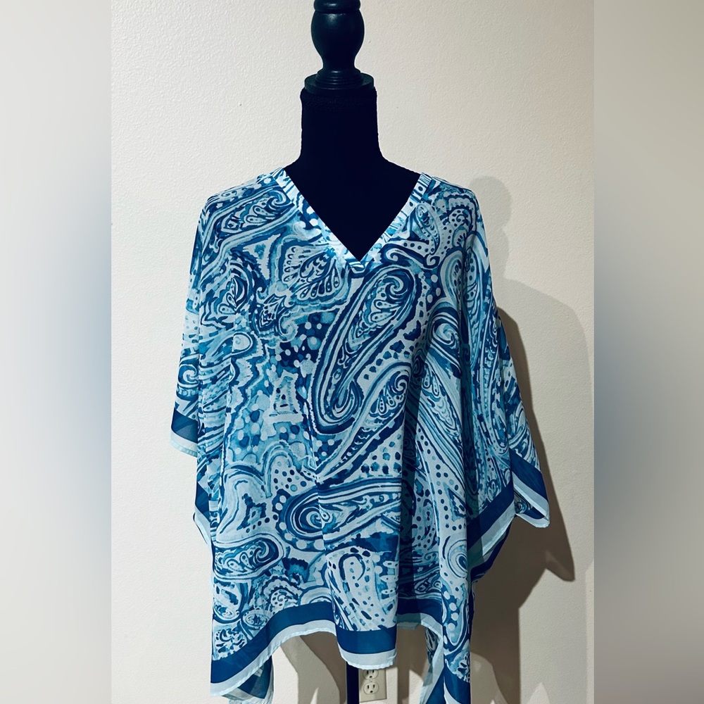 Chico’s Blue & White Paisley Tunic Poncho – Size S/M
